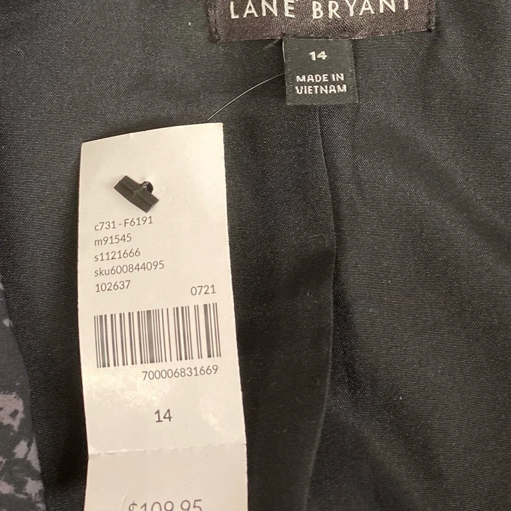 💐NWT Lane Bryant Black Bomber Jacket with Ribbed Details - Picture 10 of 12